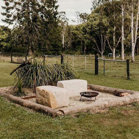 Contained In Nimbin Accommodation Exterior photo